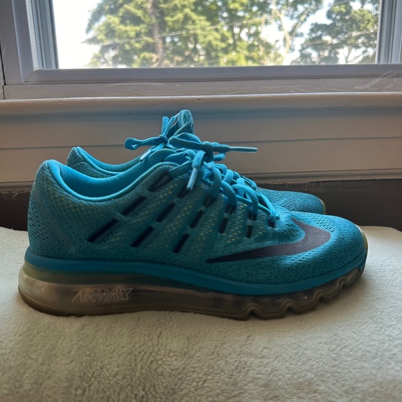 Nike sneakers - Picture 1 of 2